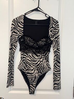 Forever 21 Black & White Zebra Lace-Trim Long-Sleeve Bodysuit